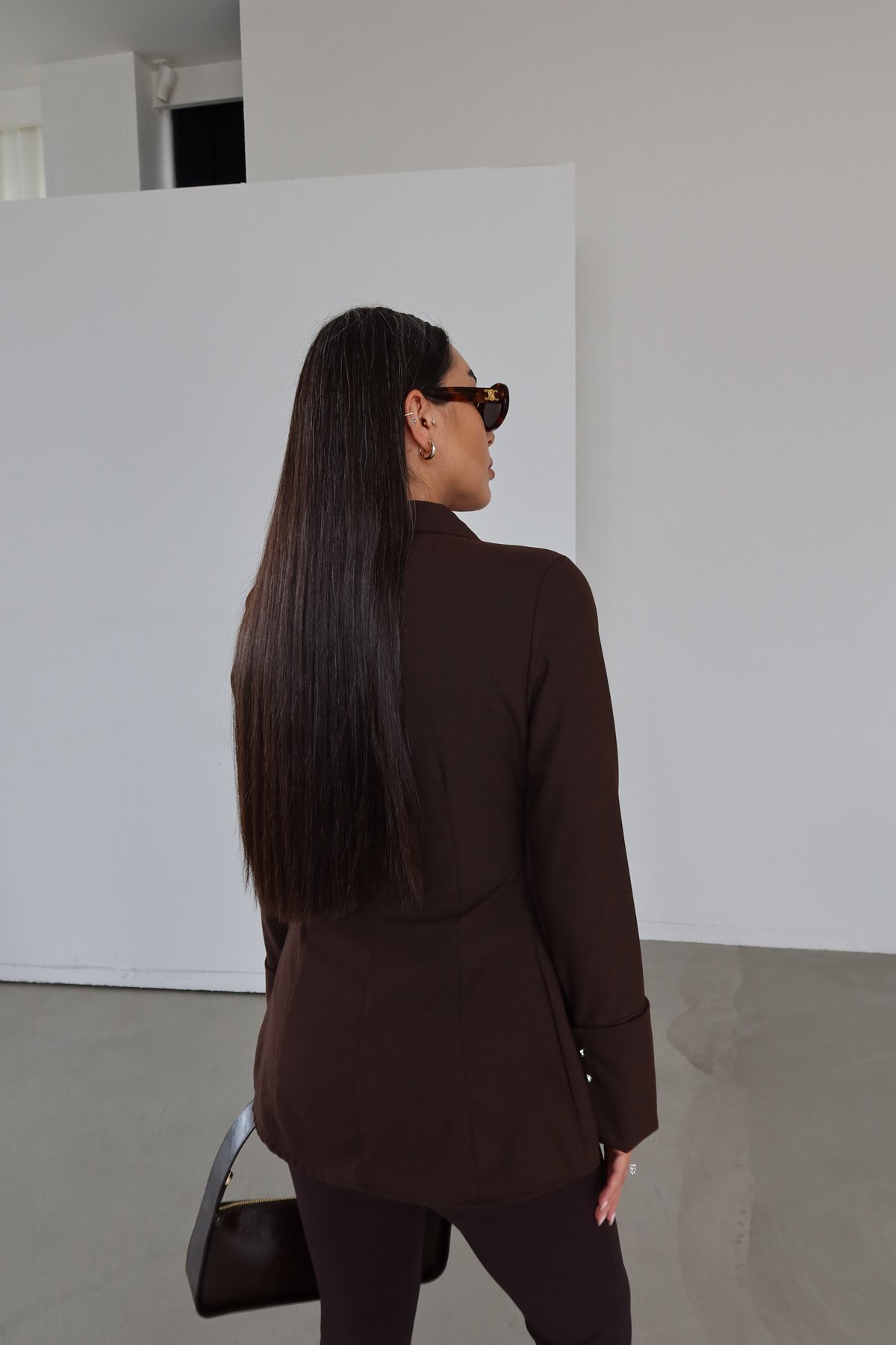 Belden Oturtmalı Gümüş Düğmeli Gömlek