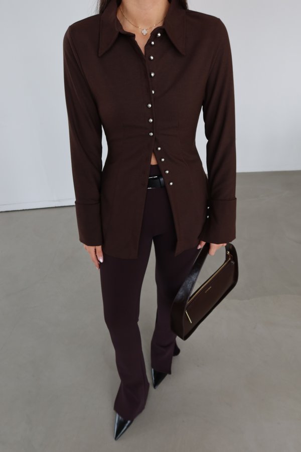 Belden Oturtmalı Gümüş Düğmeli Gömlek