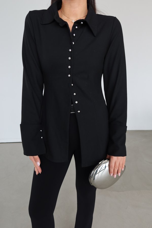 Belden Oturtmalı Gümüş Düğmeli Gömlek