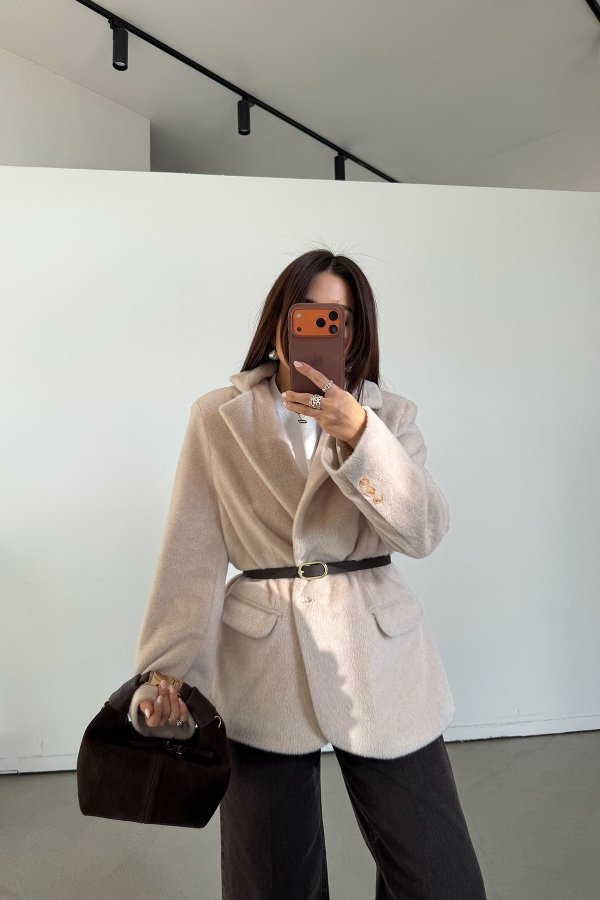 Kemerli Dokulu Blazer Ceket