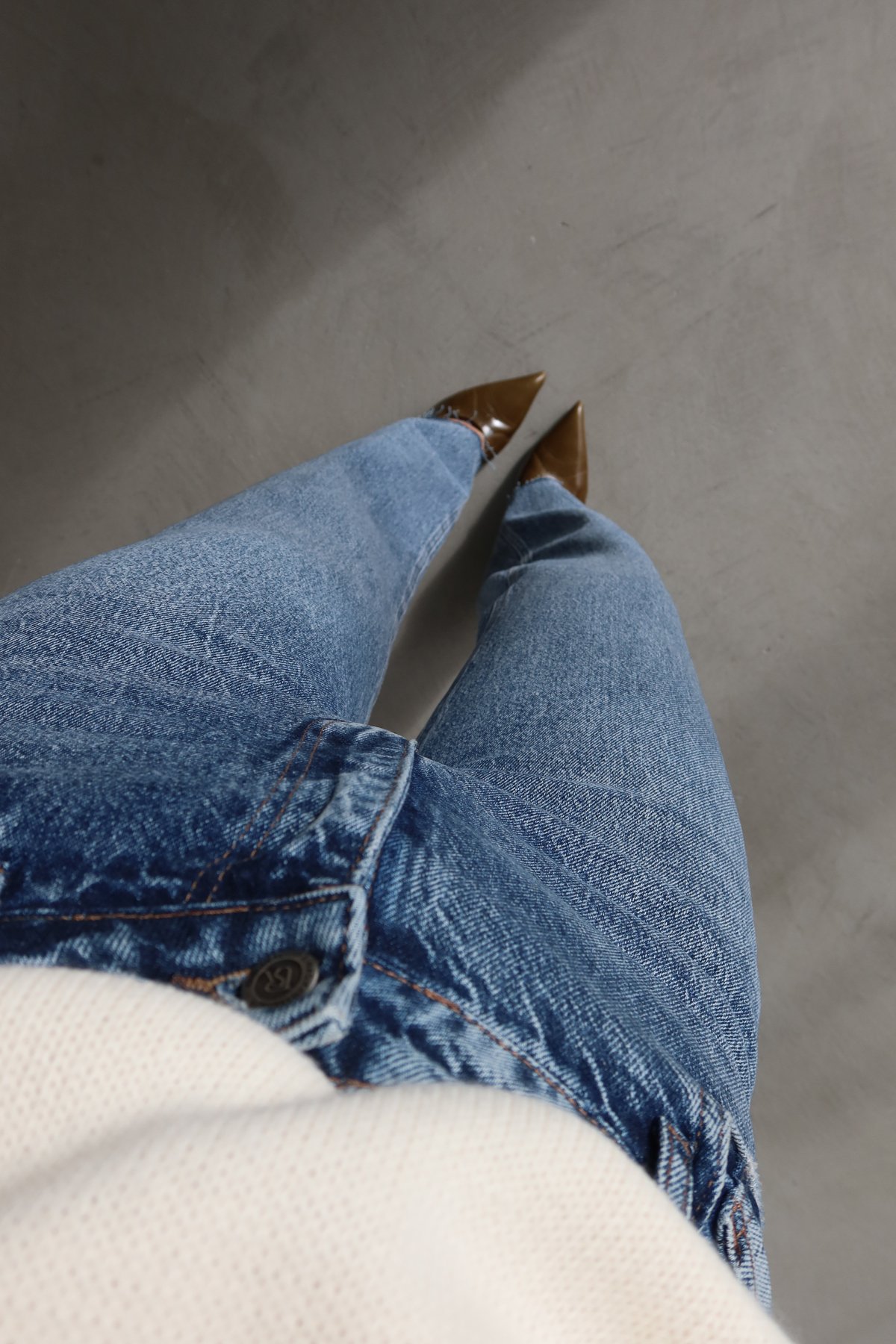 Kesik Paça Yıkamalı Straight Fit Jean