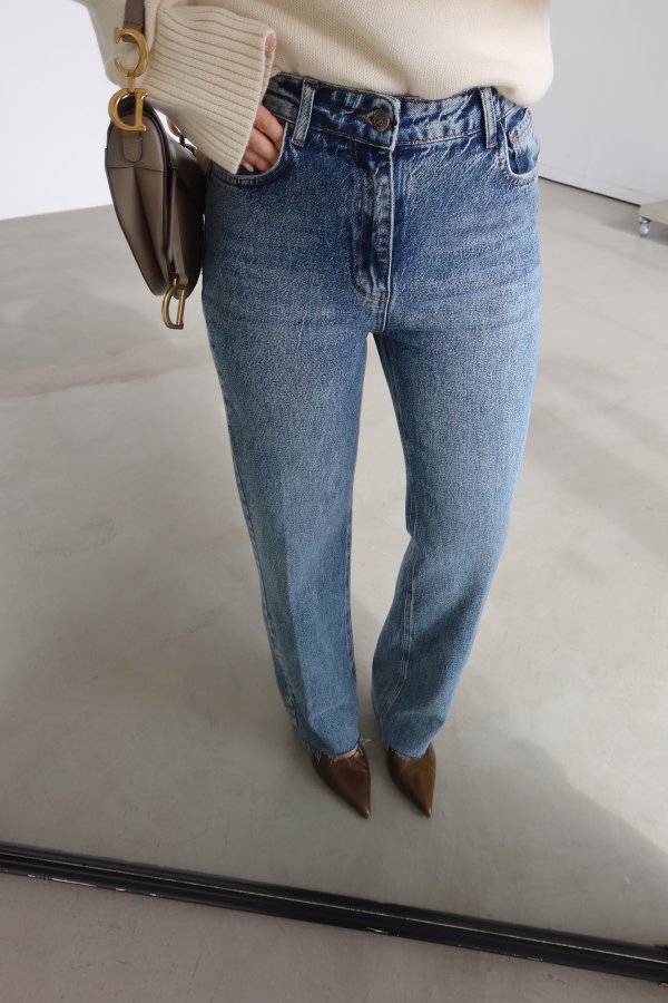 Kesik Paça Yıkamalı Straight Fit Jean