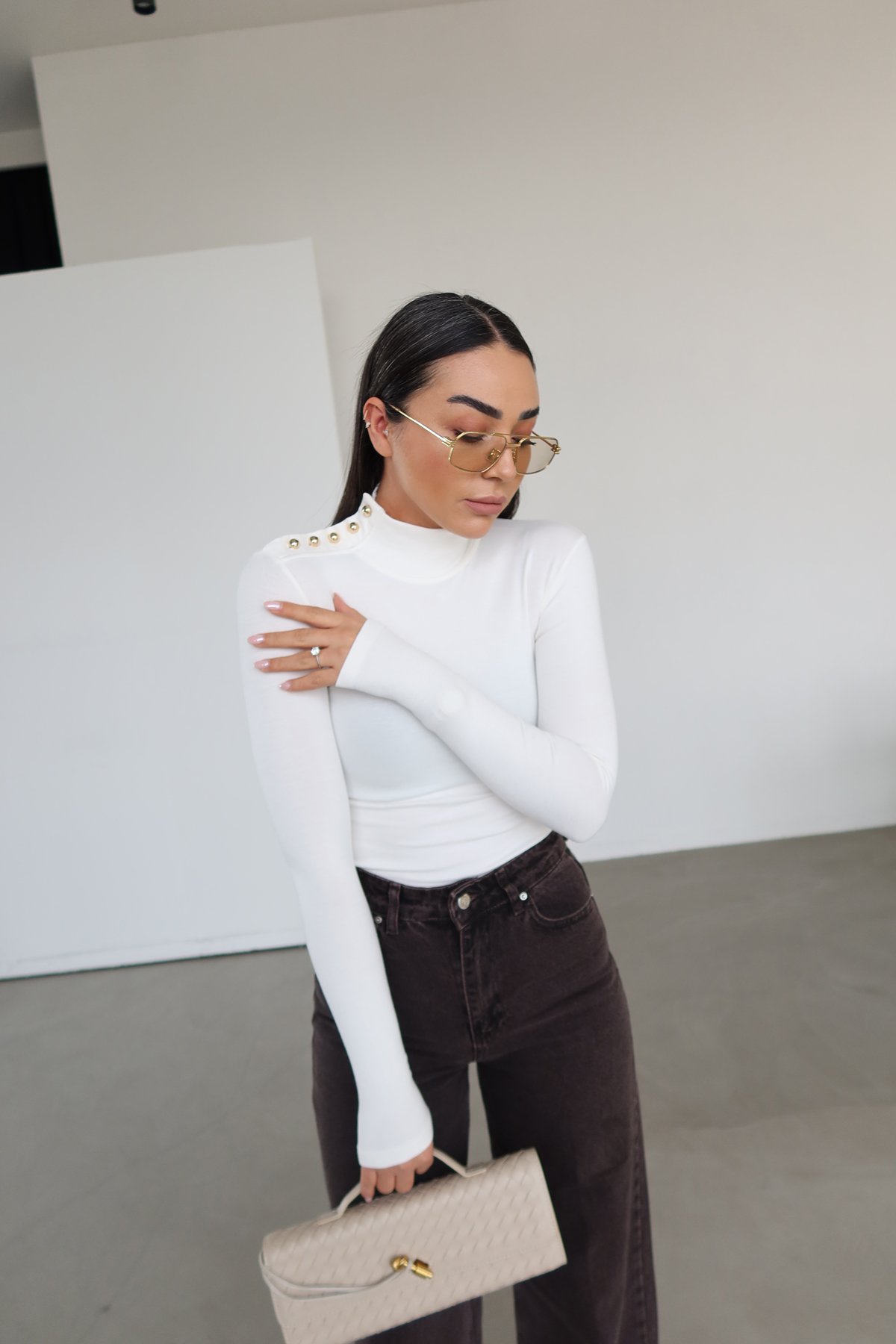 Yarım Balıkçı Omuz Kısmı Gold Düğmeli Bluz