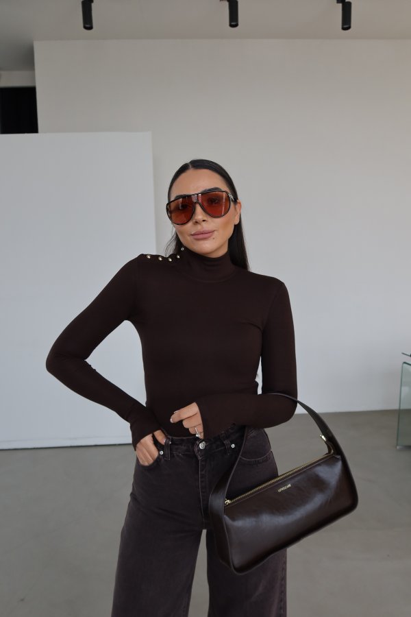 Yarım Balıkçı Omuz Kısmı Gold Düğmeli Bluz