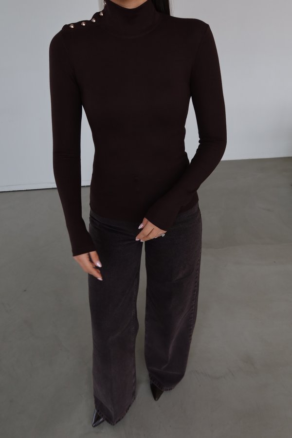 Yarım Balıkçı Omuz Kısmı Gold Düğmeli Bluz