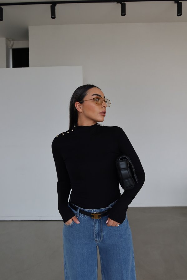 Yarım Balıkçı Omuz Kısmı Gold Düğmeli Bluz