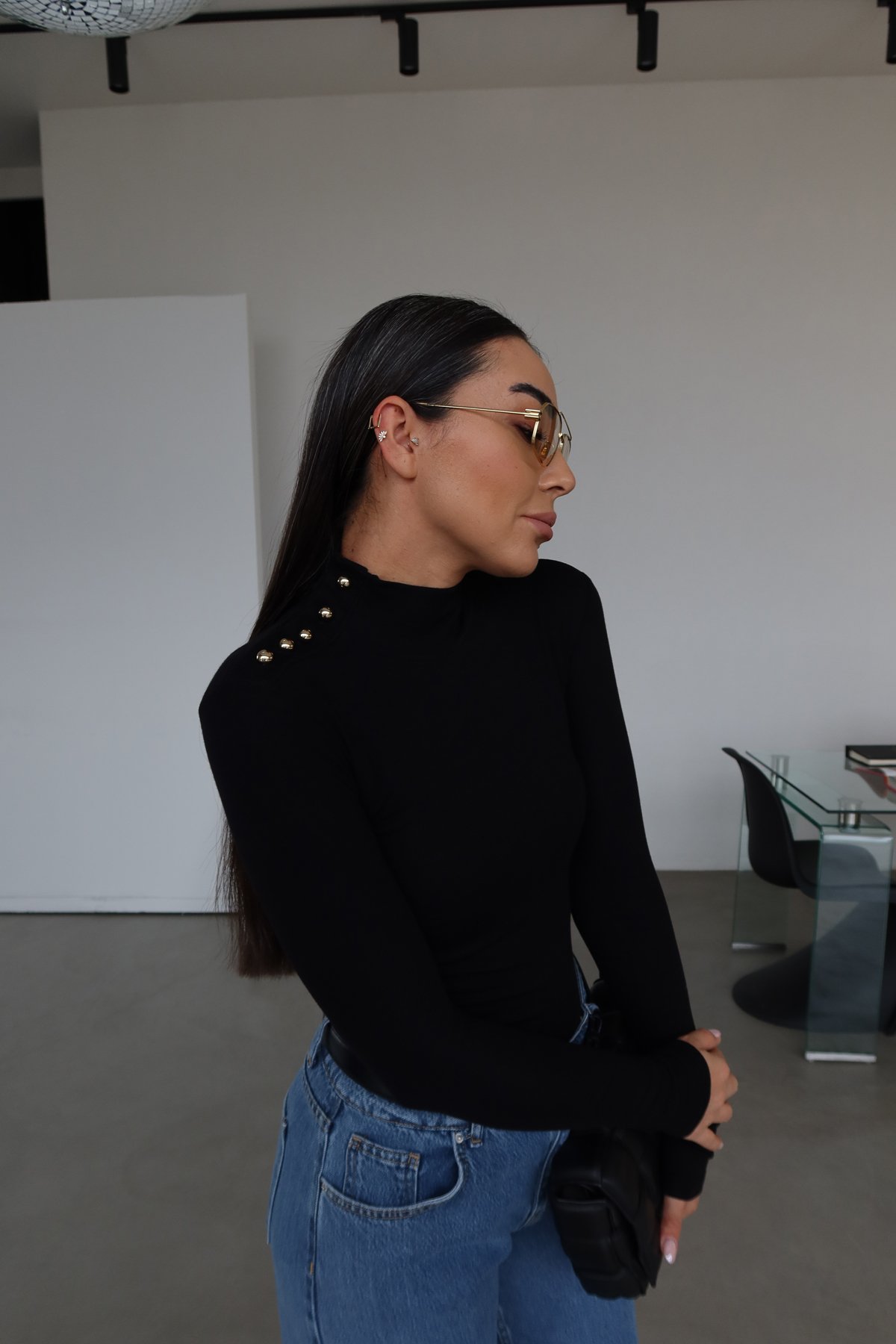 Yarım Balıkçı Omuz Kısmı Gold Düğmeli Bluz