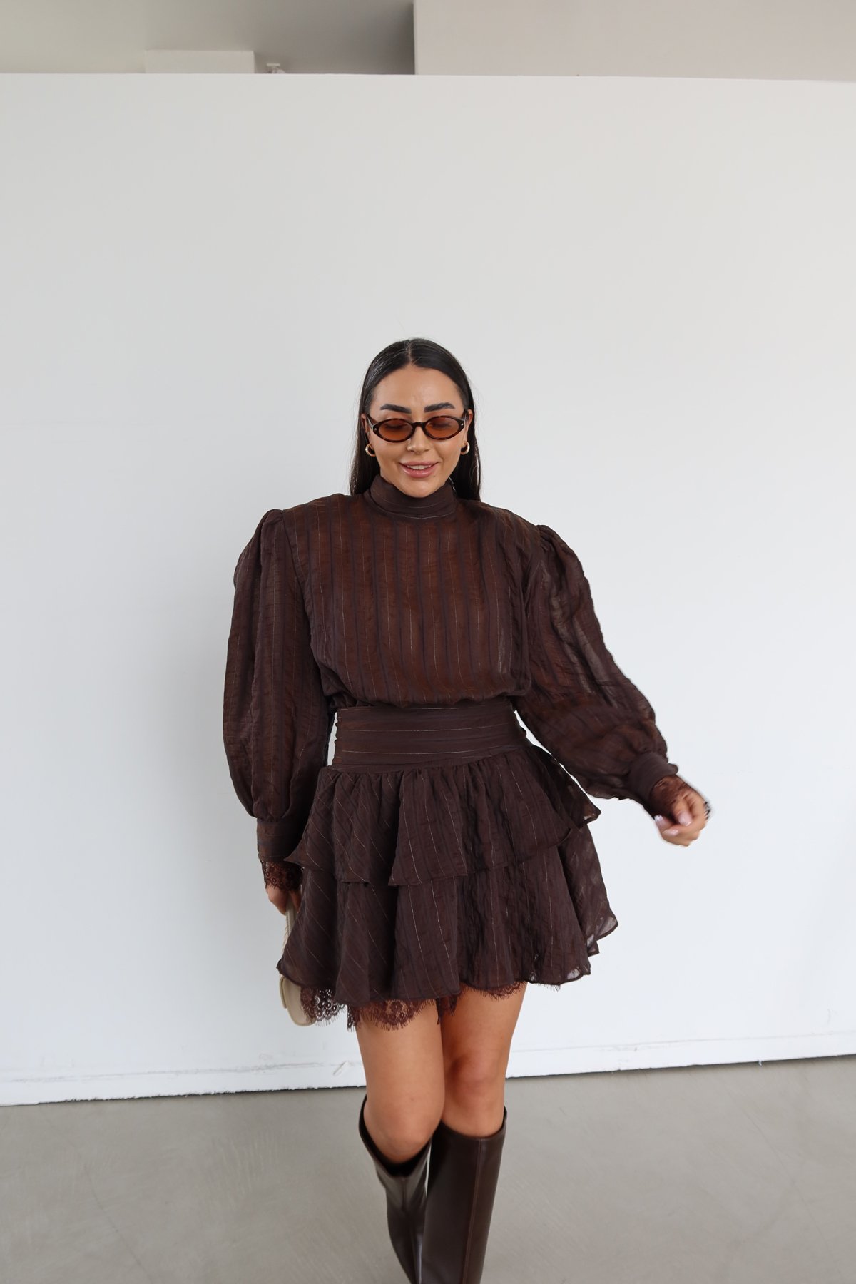 Omuzu Vatkalı Boyundan Bağlamalı Premium Elbise