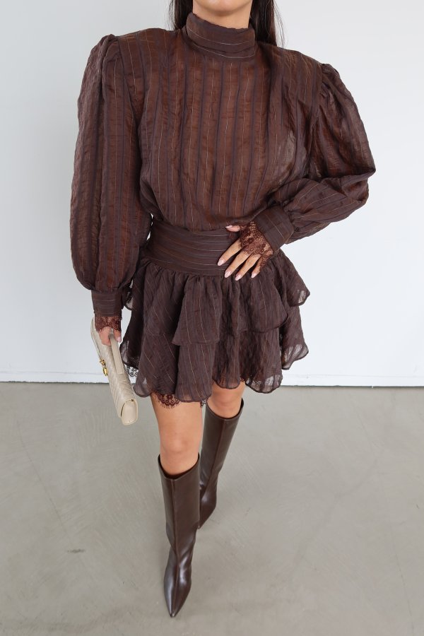 Omuzu Vatkalı Boyundan Bağlamalı Premium Elbise