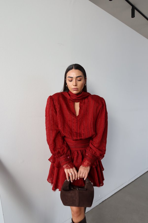 Omuzu Vatkalı Boyundan Bağlamalı Premium Elbise