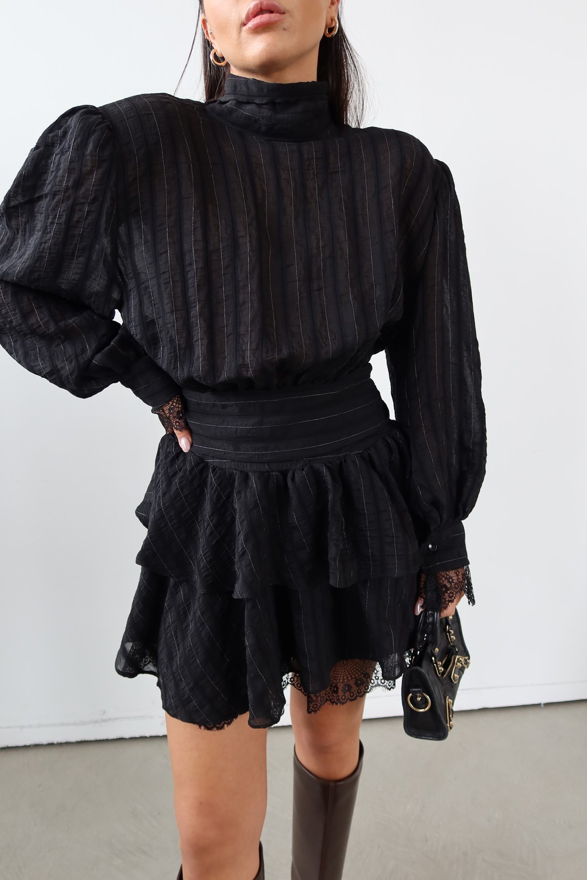 Omuzu Vatkalı Boyundan Bağlamalı Premium Elbise