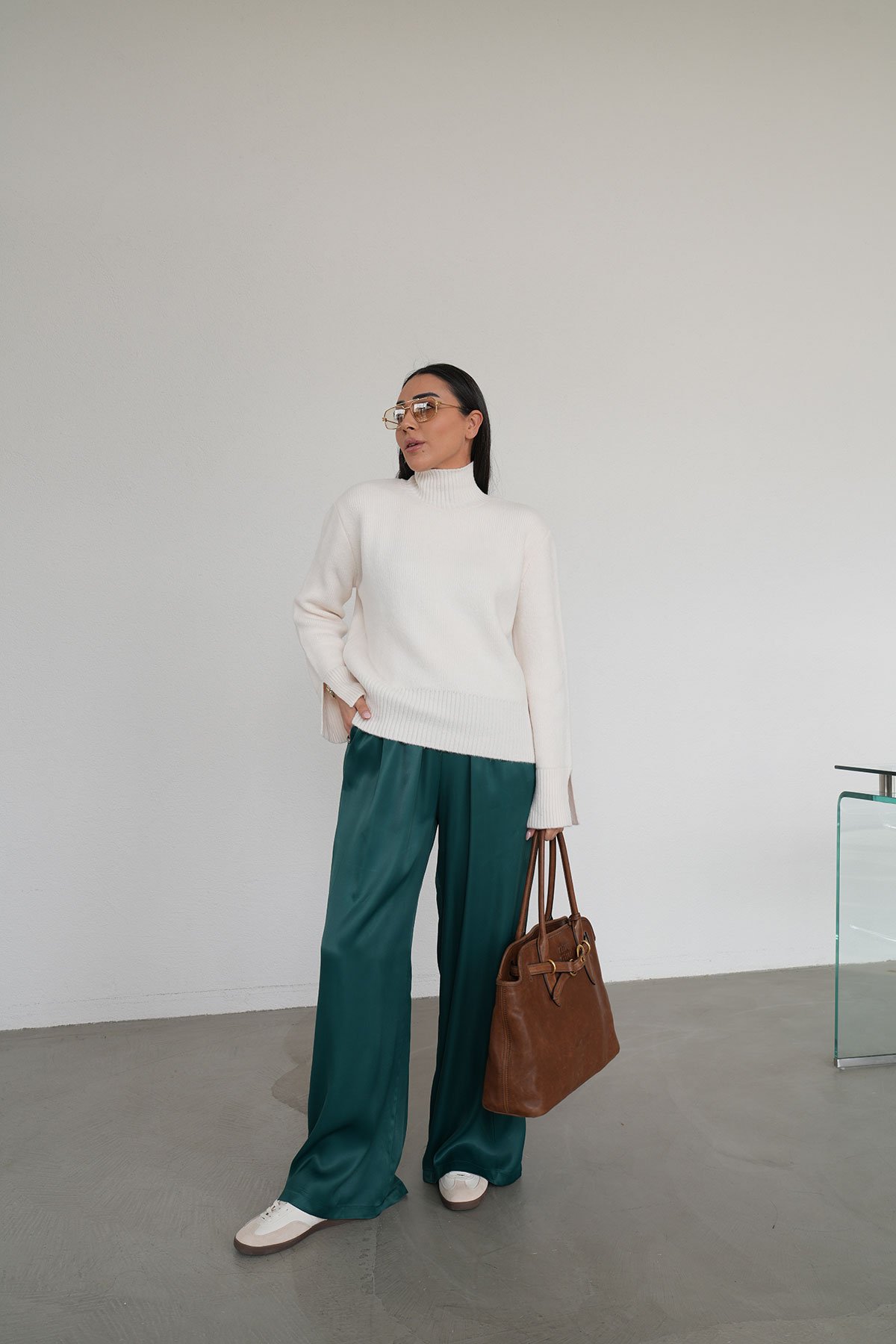 Beli Lastikli Geniş Kalıp Saten Pantolon