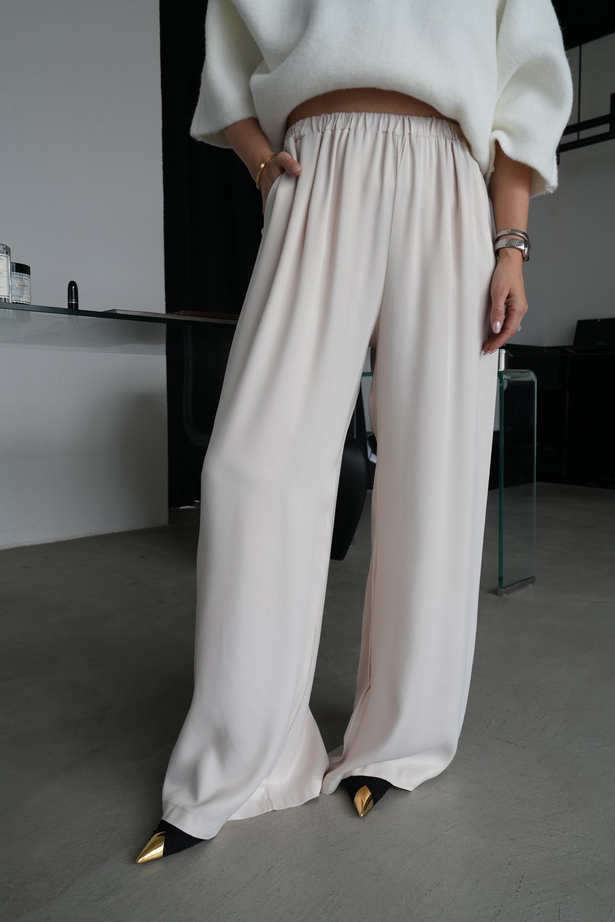 Beli Lastikli Geniş Kalıp Saten Pantolon