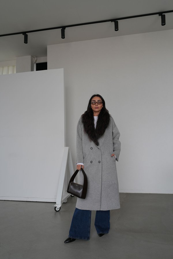 Yakası Kürklü Uzun Kaşe Kaban