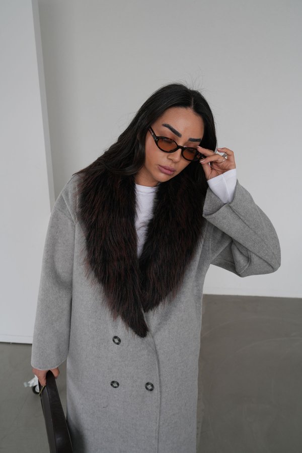 Yakası Kürklü Uzun Kaşe Kaban