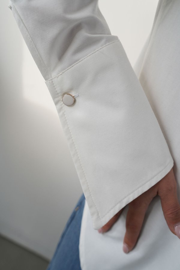 Omuzu Vatkalı Gizli Düğmeli Gömlek