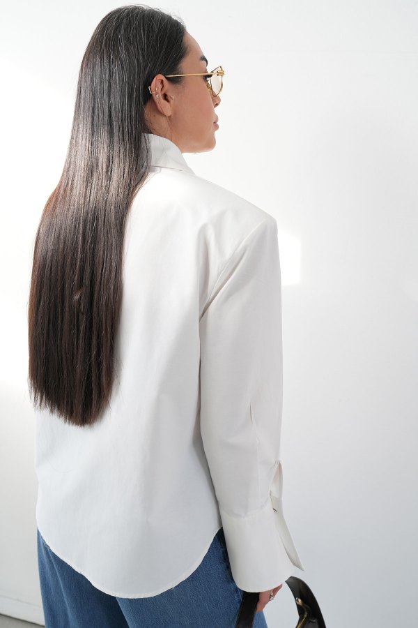 Omuzu Vatkalı Gizli Düğmeli Gömlek