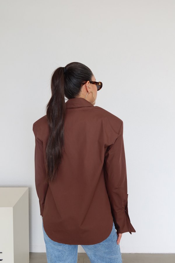 Omuzu Vatkalı Gizli Düğmeli Gömlek