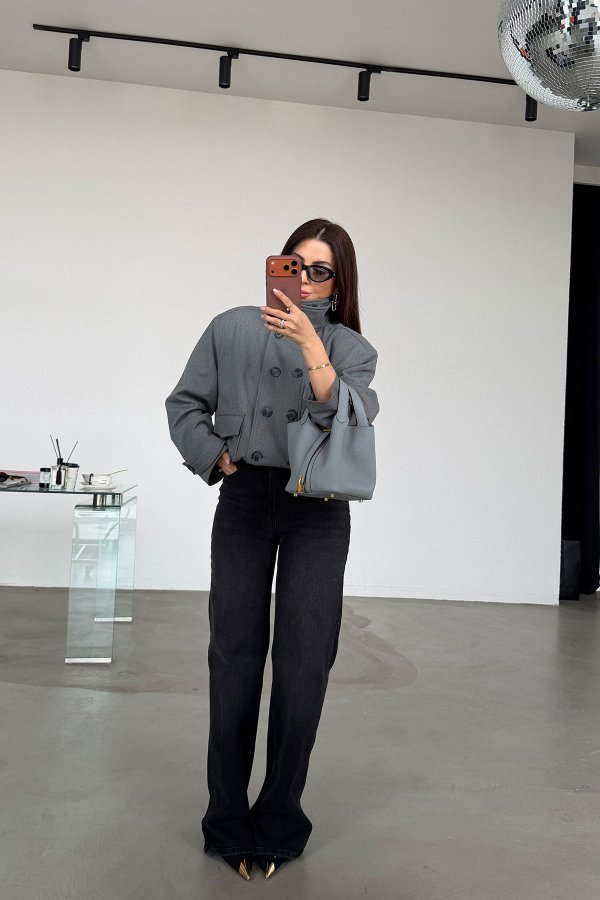 Dik Yaka Cepli Kısa Mont