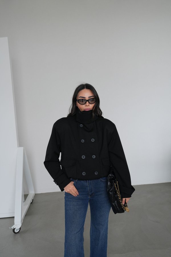 Dik Yaka Cepli Kısa Mont