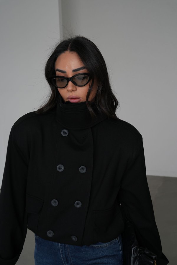 Dik Yaka Cepli Kısa Mont