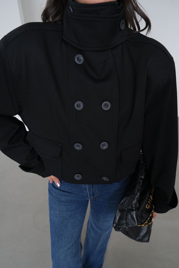 Dik Yaka Cepli Kısa Mont