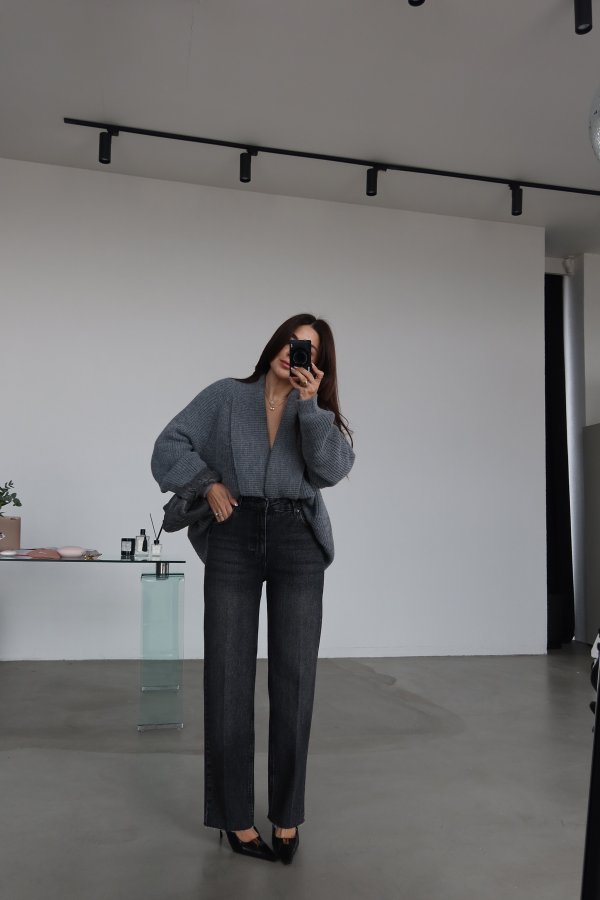 Paçası Kesik Taşlamalı Straight Fit Jean