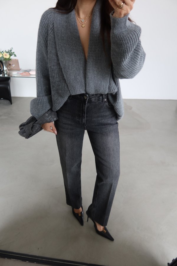 Paçası Kesik Taşlamalı Straight Fit Jean