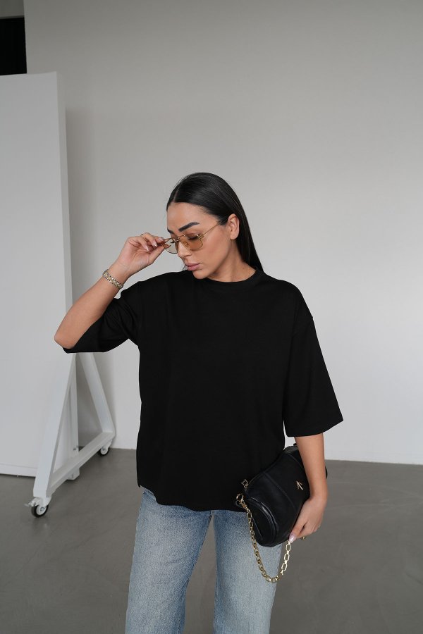 Yanı Yırtmaçlı Oversize Basic Tshirt