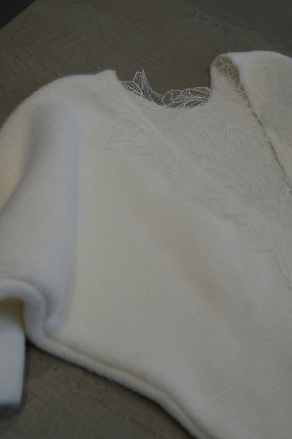 Sırtı Dantel Detaylı Triko Kazak