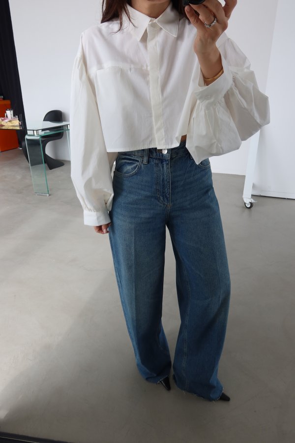 Paçası Kesik Arka Cebi Taşlı Jean