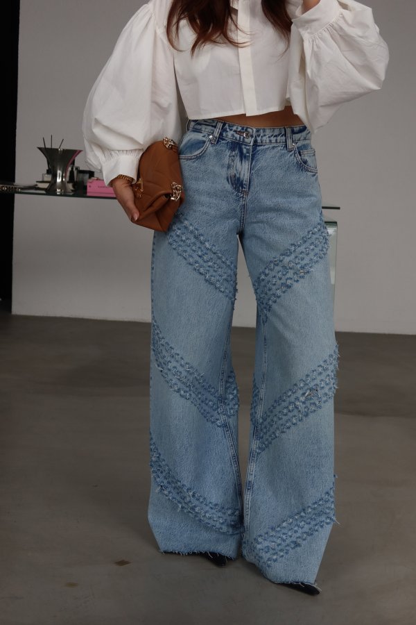 Lazer Kesikli Geniş Kalıp Jean