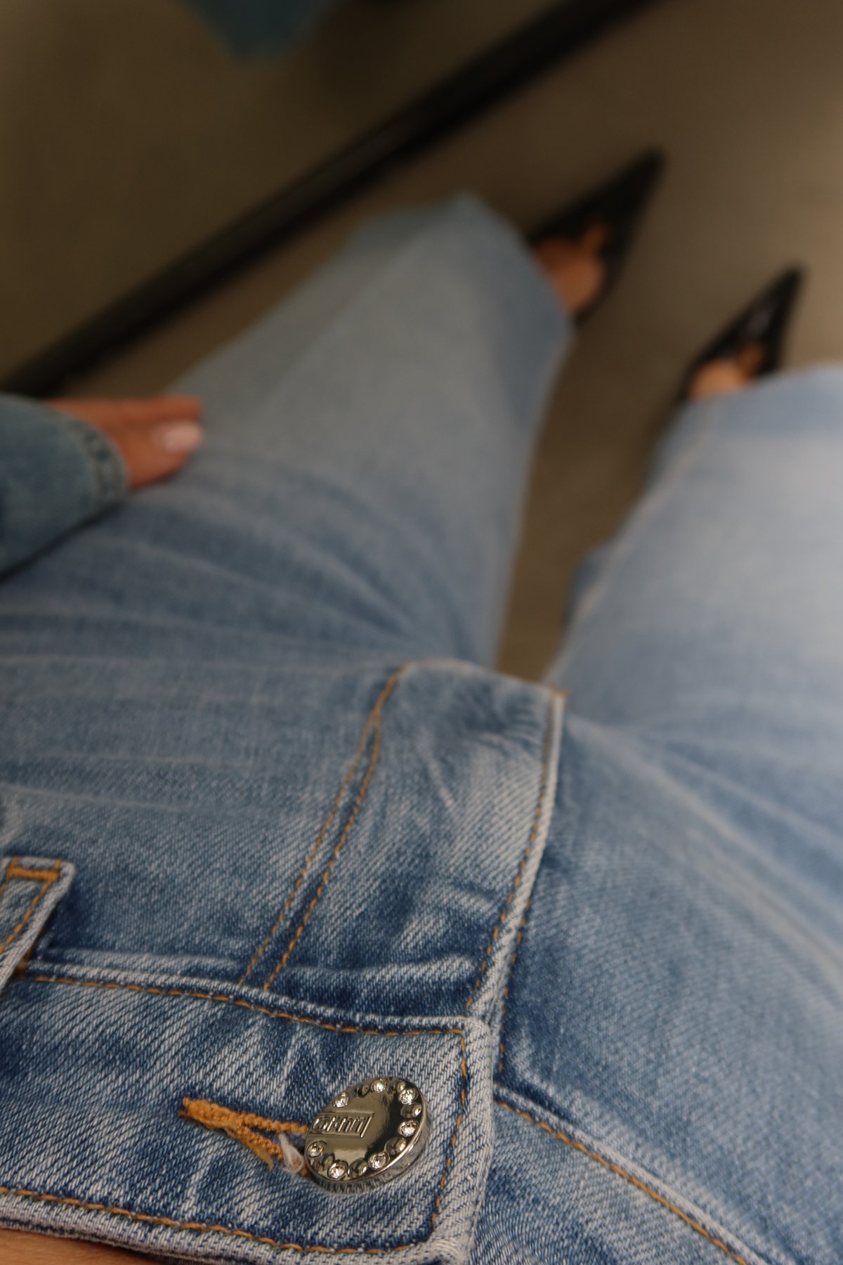 Kontrast Dikişli Yumuşak Dokulu Jean