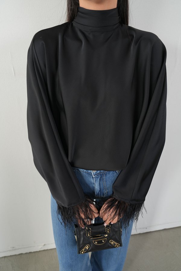 Kolları Otrişli Boyundan Bağlamalı Saten Bluz