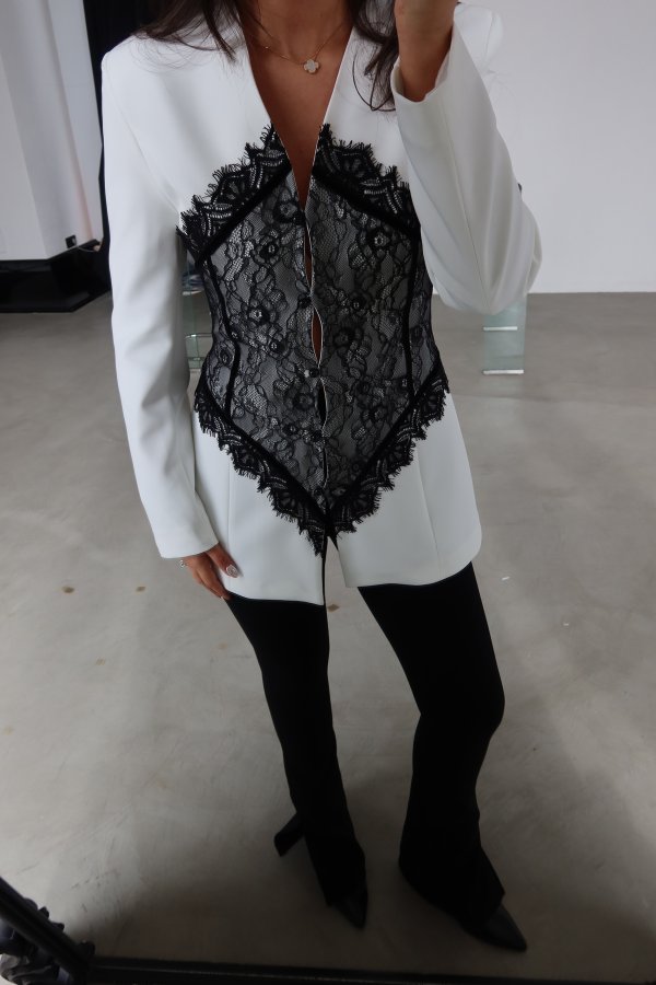 Güpür Detaylı Tasarım Ceket