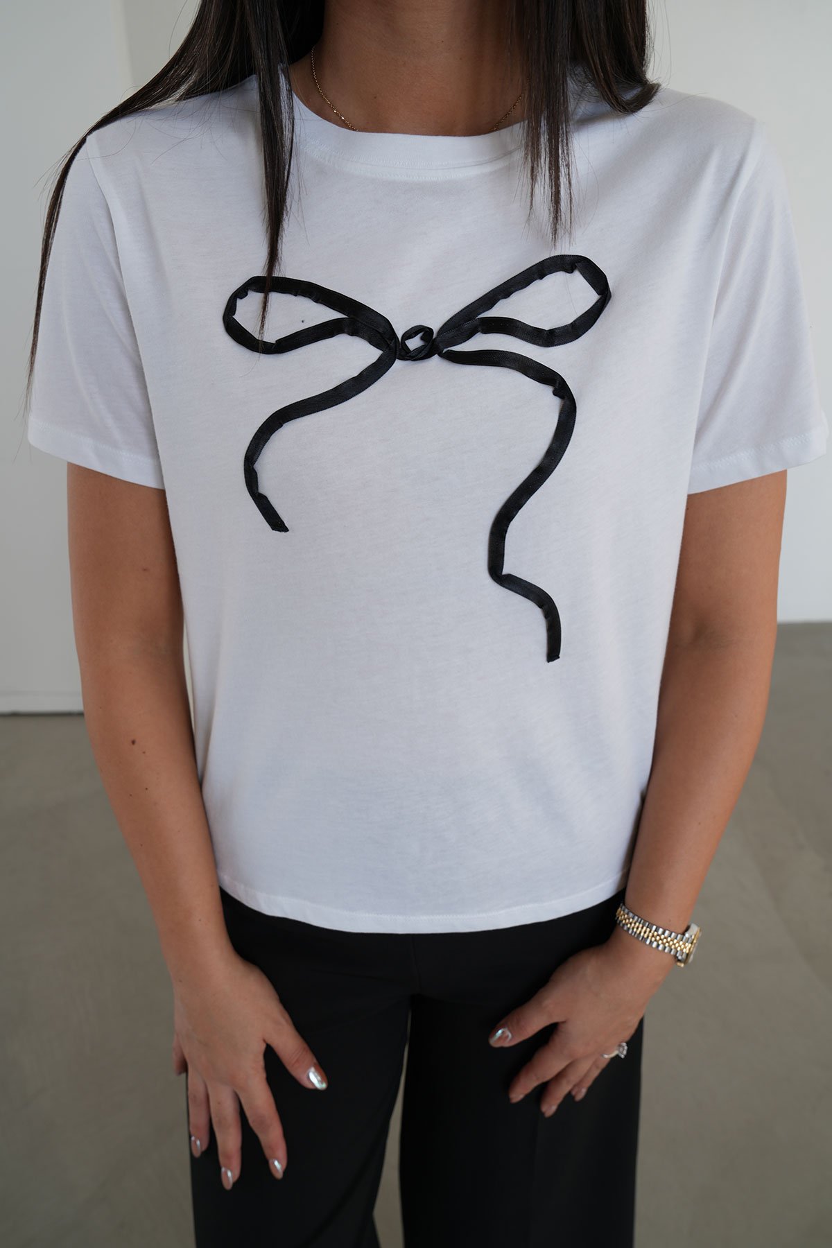 Kurdele Detaylı Tshirt