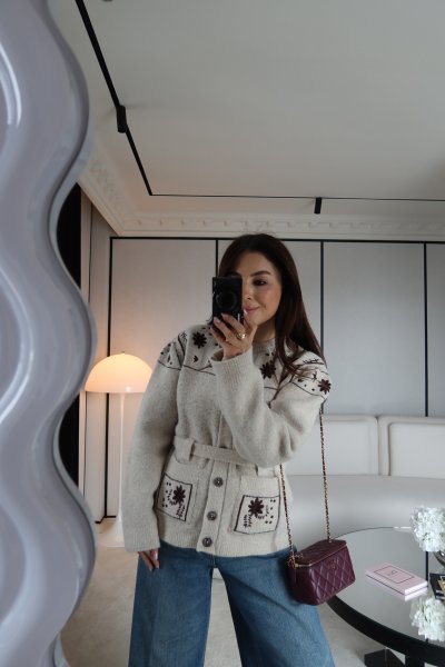 Nakış İşlemeli Çift Cepli Yün Hırka