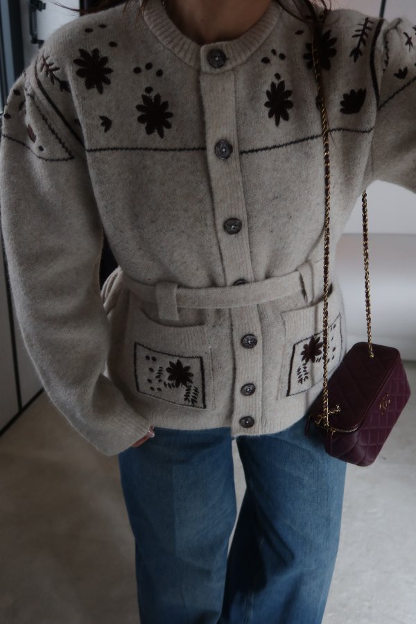 Nakış İşlemeli Çift Cepli Yün Hırka