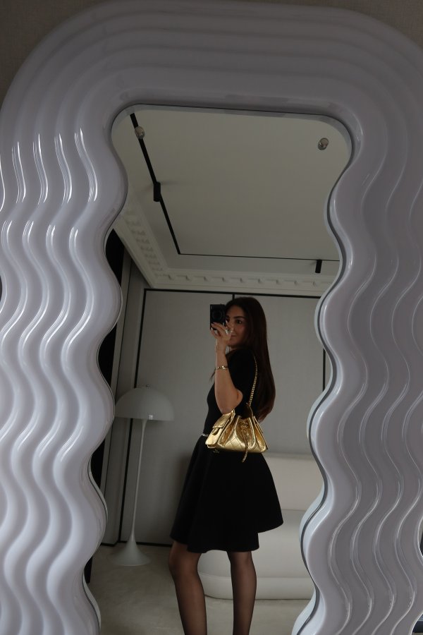 Bisiklet Yaka Altı Volanlı Kısa Kollu Elbise