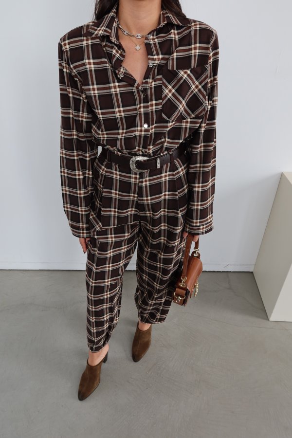 Omuzu Vatkalı Ekoseli Çıtçıt Düğmeli Gömlek Pantolon Takım