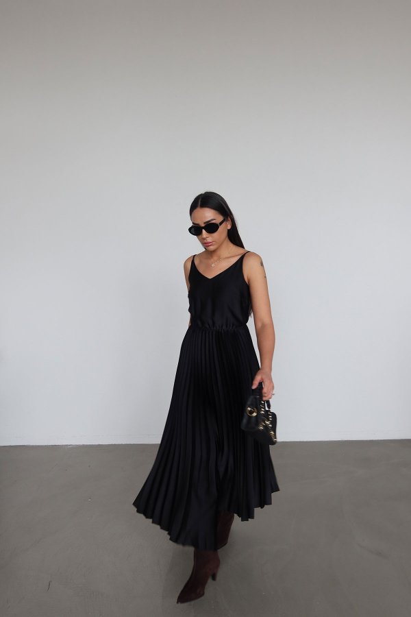 Tshirt Detaylı İnce Askılı Pileli Elbise