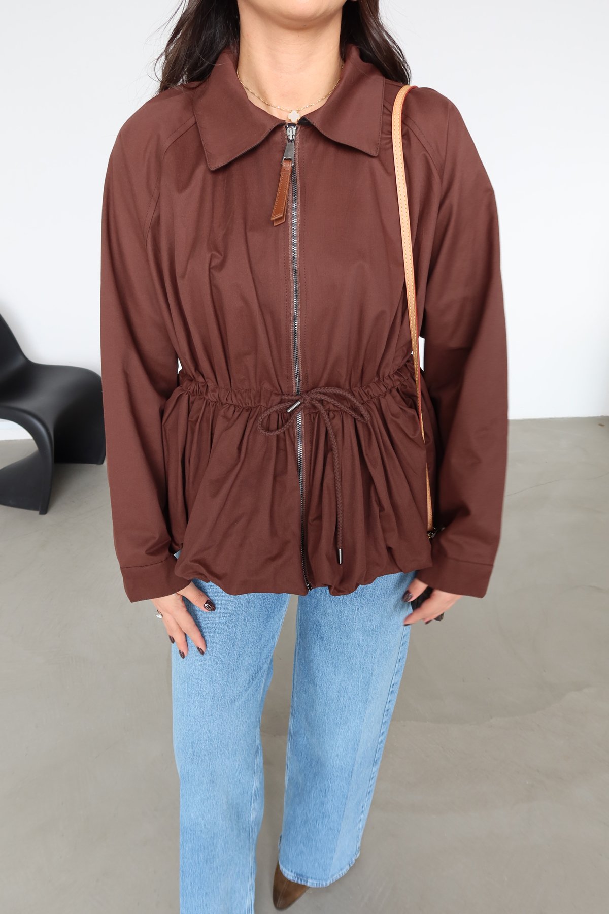 Etek Kısmı Balon Fermuarlı Kısa Trenç