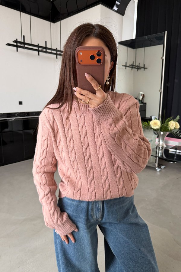 Saç Örgülü Kazak