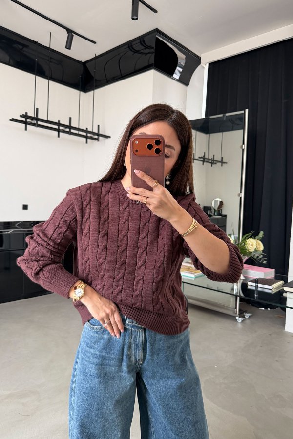 Saç Örgülü Kazak