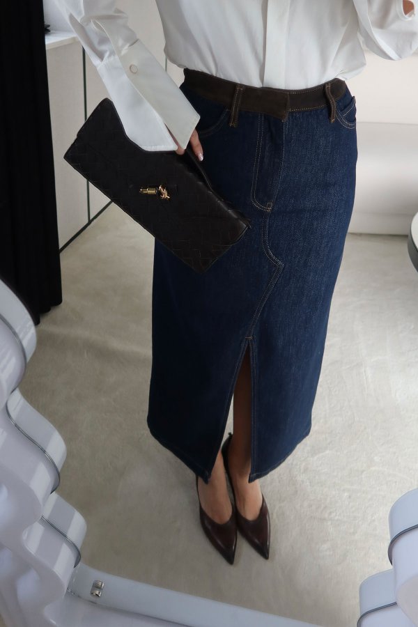 Beli Süet Detaylı Önden Yırtmaçlı Denim Etek