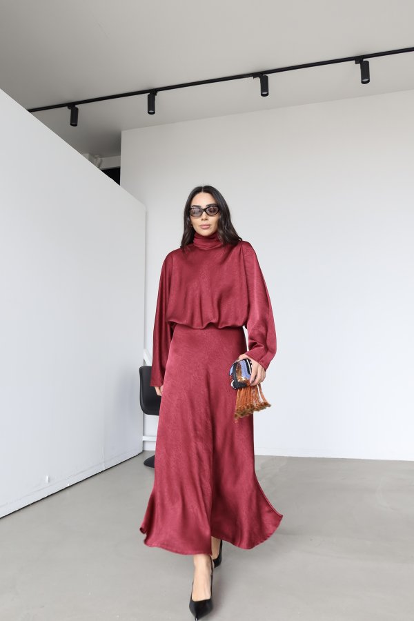 Beli Büzgülü Boyundan Bağlamalı Uzun Saten Elbise