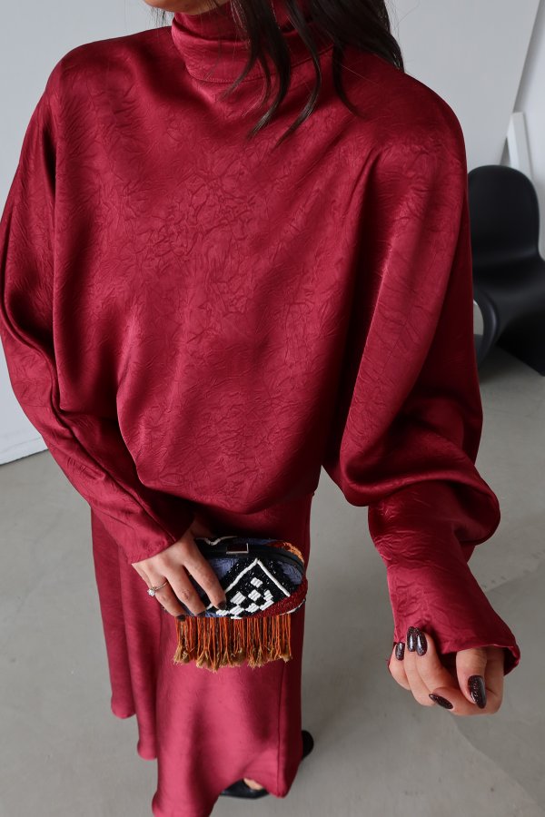 Beli Büzgülü Boyundan Bağlamalı Uzun Saten Elbise