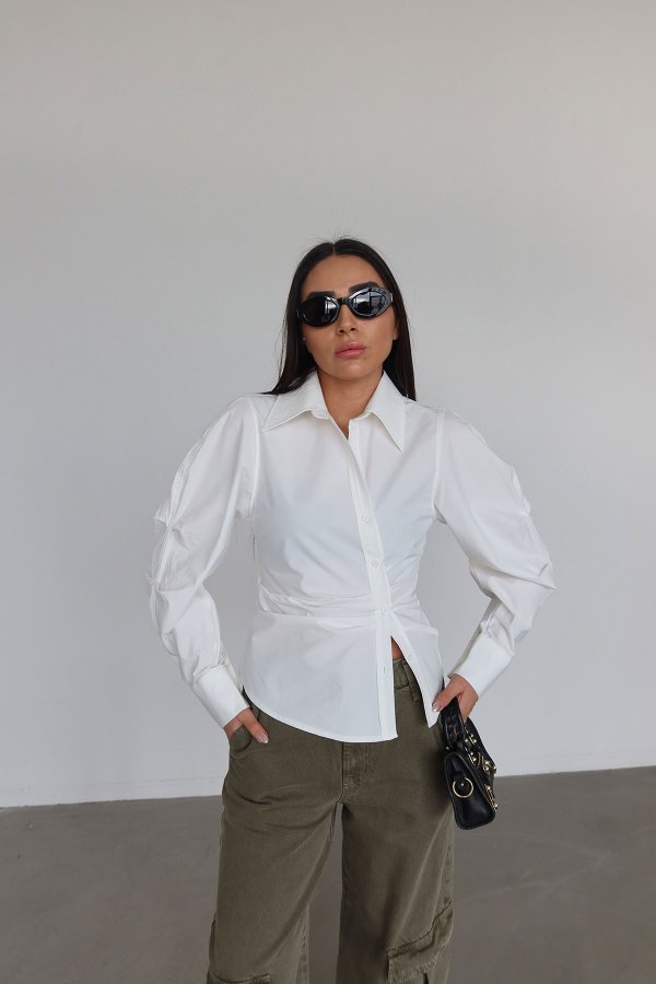 Beli Büzgülü Altı Oval Kesim Gömlek