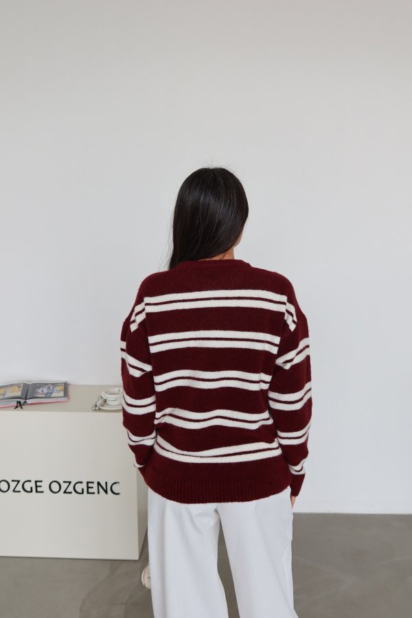Oversize Çizgili Yün Kazak