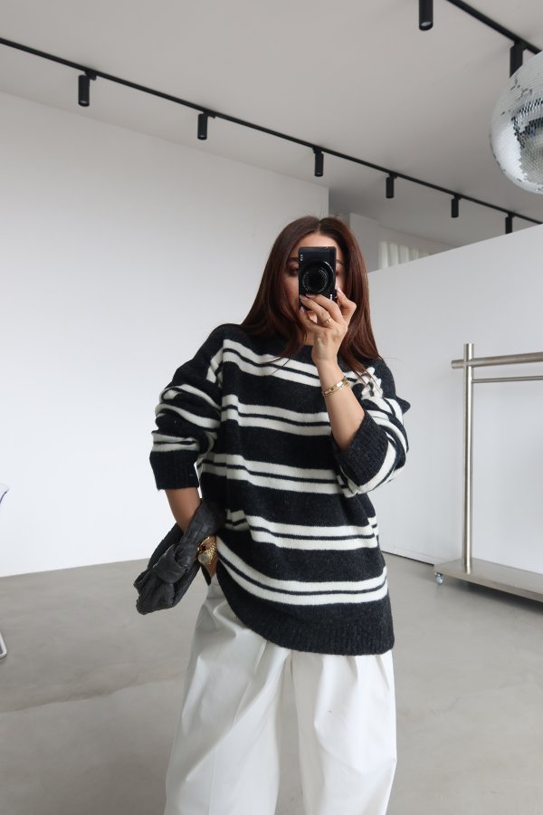 Oversize Çizgili Yün Kazak